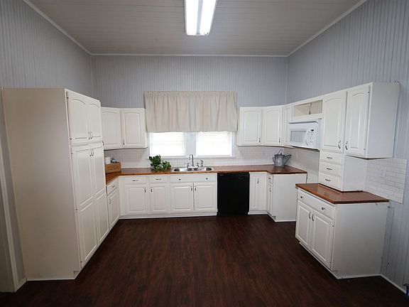 5th image of 465 W Hartel St