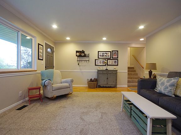 5th image of 1341 E Mariposa Ave