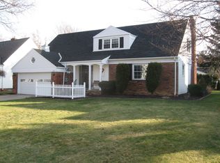 2725 Gibson Dr, Rocky River, OH