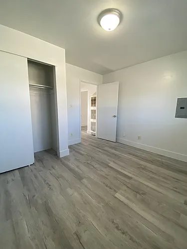 1070 McKinley Ave Photo 1