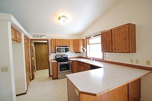 3rd image of 909 N Nellie Ct
