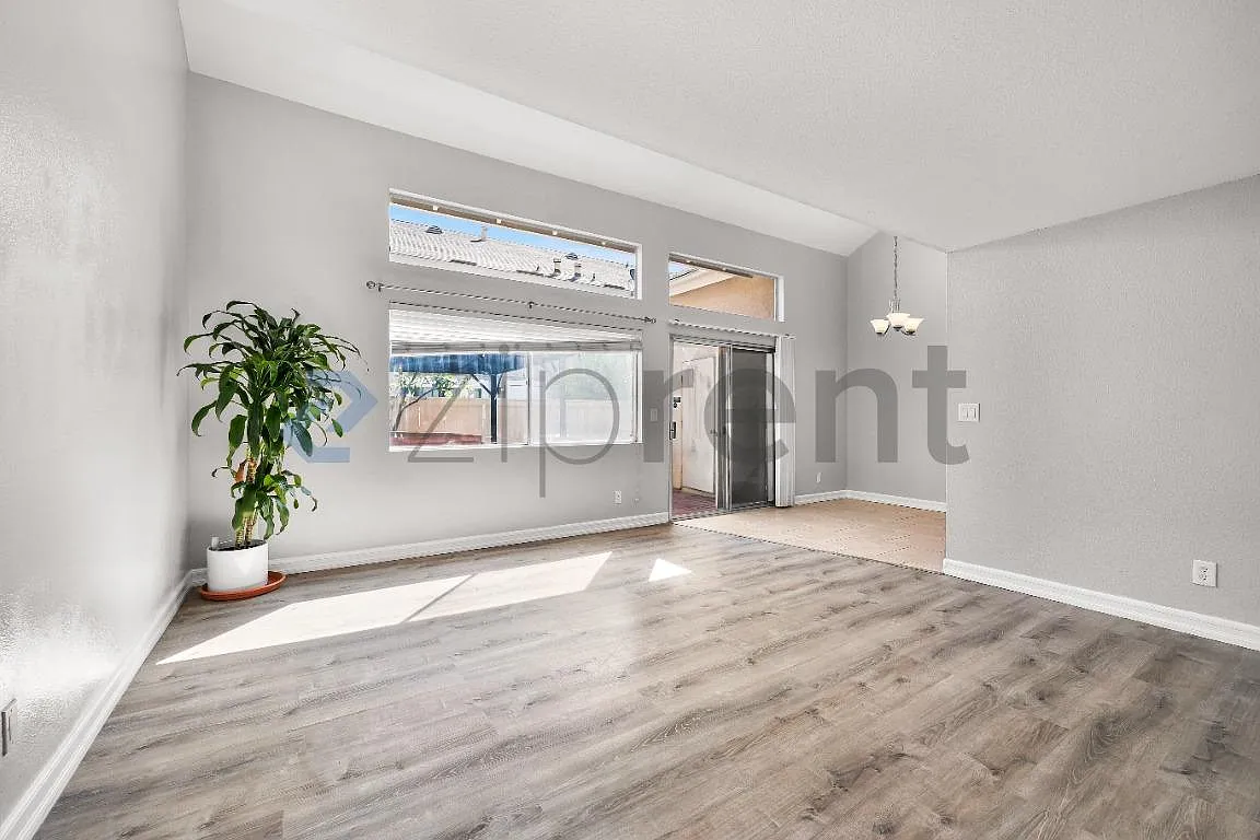 3 bed, 1224 sqft, $3,550 — Photo 2