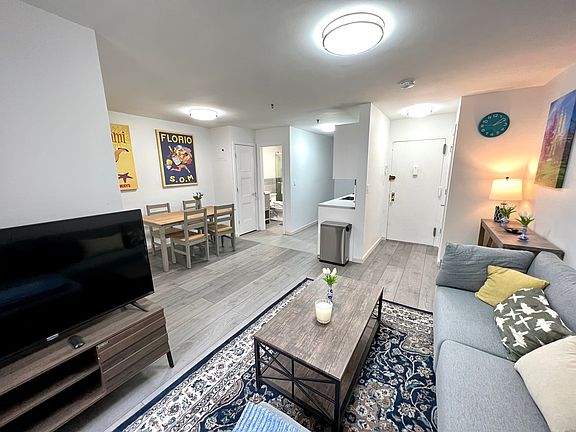 2nd image of 148 W 92nd St #B
