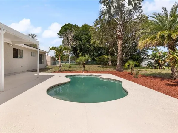 757 SW Bridgeport Drive, Port St Lucie, FL 34953