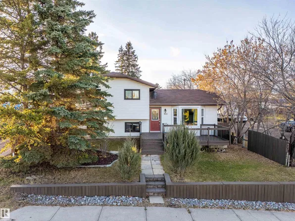 625 12th St, Cold Lake, AB T9M 1B1