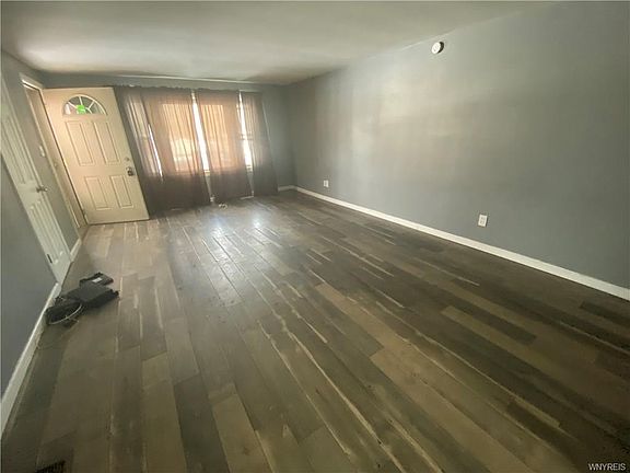 5th image of 201 Orchard Pl