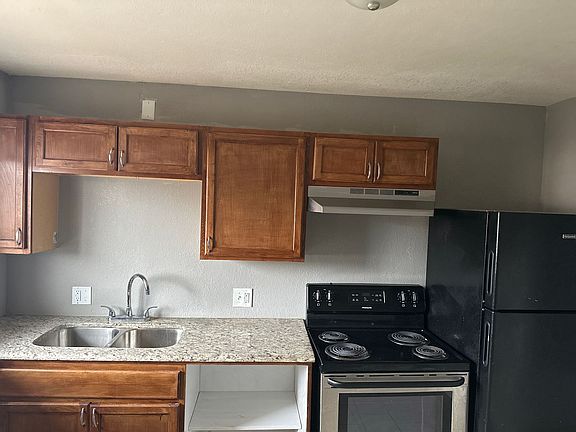 4th image of 1015 Forest Ct APT 18