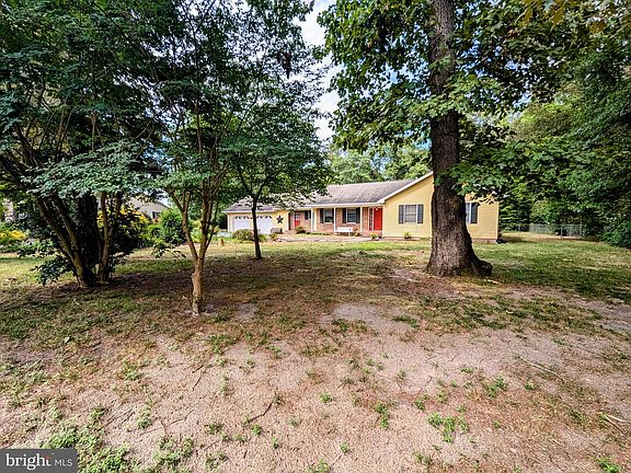 3rd image of 7803 Grace Cir