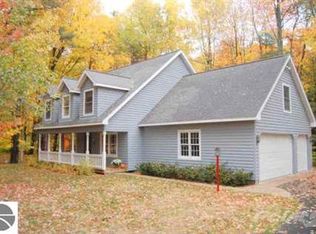 6263 W Lakewood Dr, Glen Arbor, MI 49636