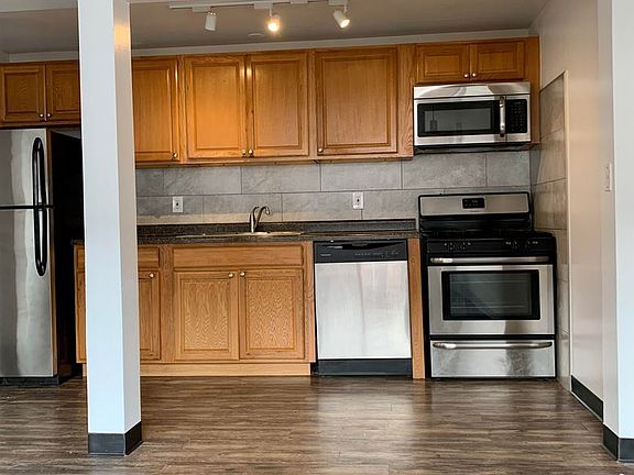 3rd image of 625 E 18th St #10336387