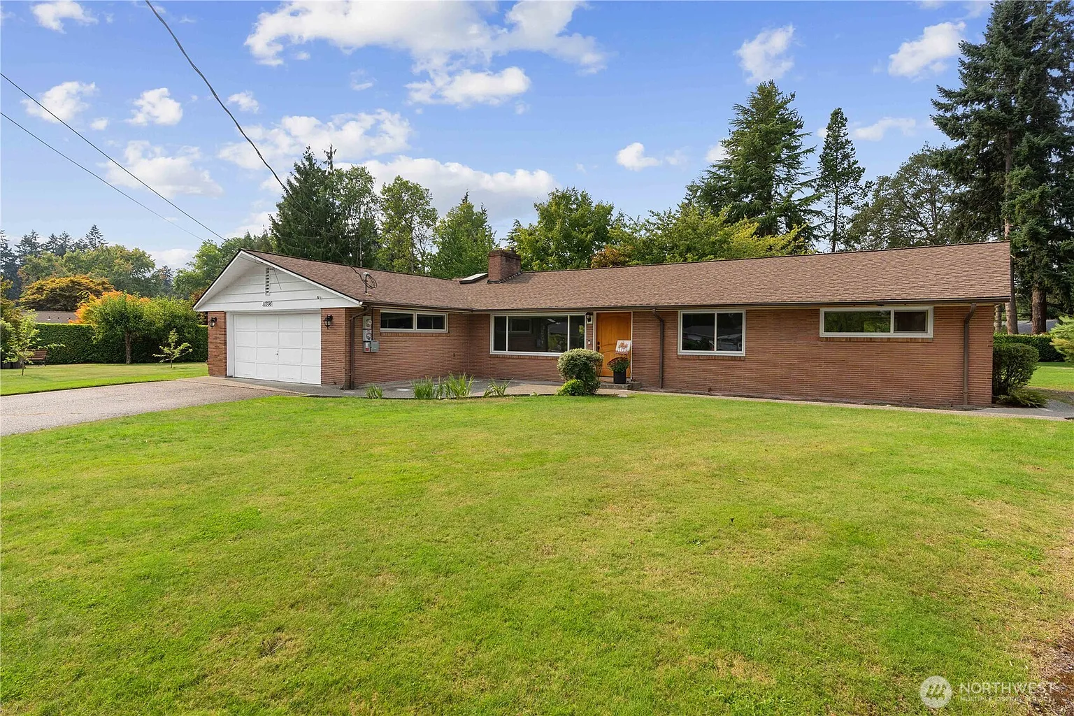 11308 Loma Place SW photo 1