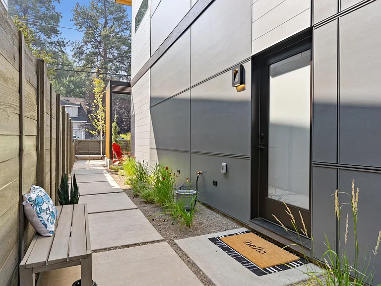 36 SW Roosevelt Ave — Photo 35