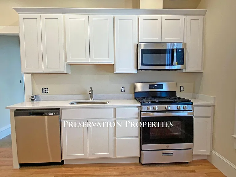10 Peabody St #1 — Photo 2