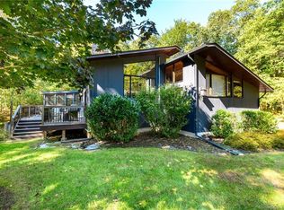 14 Walker Ln, Weston, CT 06883