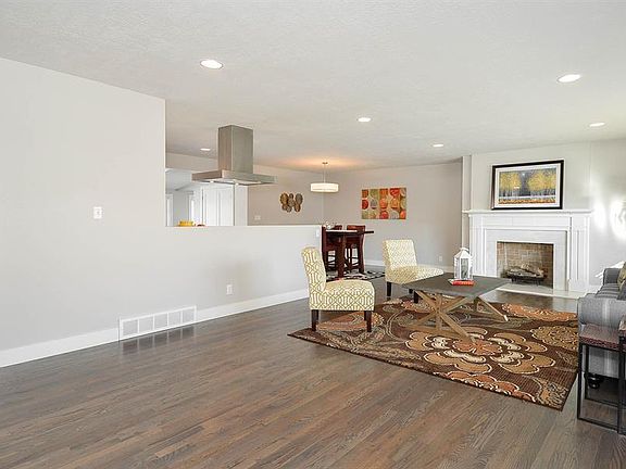 2nd image of 2241 E Melodie Ann Way