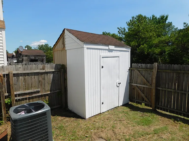 215 Greenbrier Ave — Photo 12