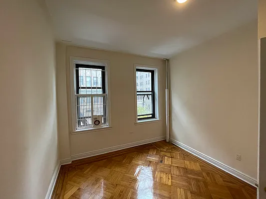 Rented by EXR | media 22