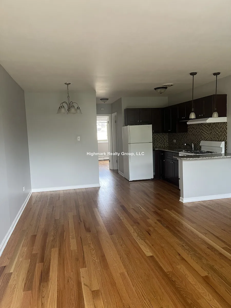 Building Photo - 8506 Waukegan Rd #15A