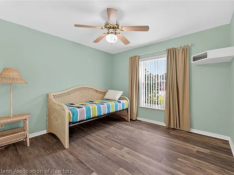 105 Fern Ct — Photo 9