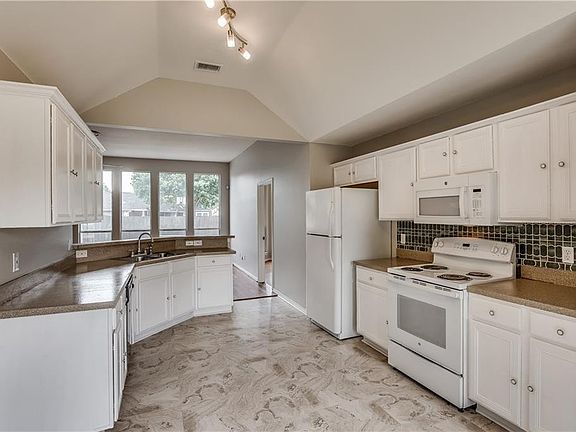 2nd image of 1307 London Dr