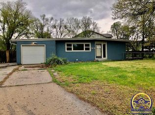 3620 SW Mulvane St, Topeka, KS 66611