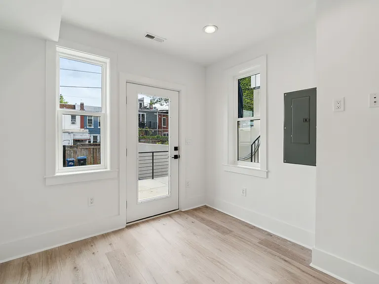 163 U St NE #1 — Photo 23