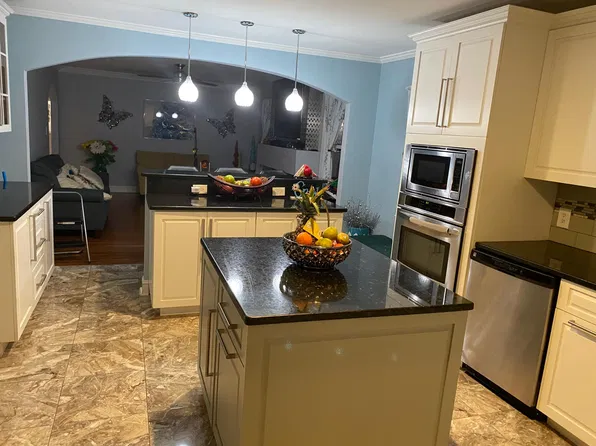 1 Timberlake Dr, Greenville, SC 29615