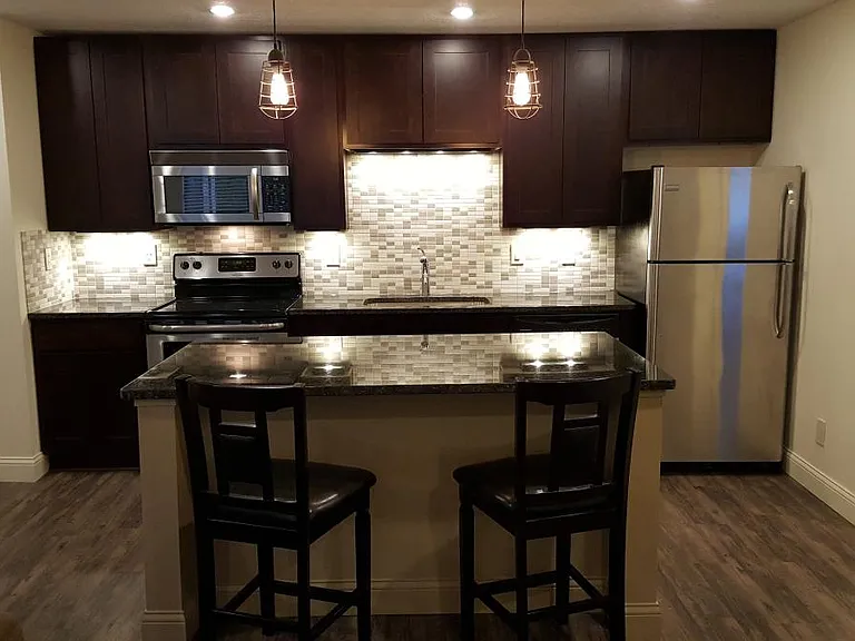 1975 Wilson Ave #4 — Photo 1