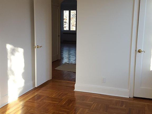 5th image of 2374 E 26th St #2
