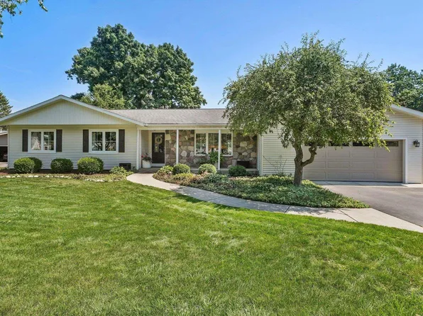 8860 Horizon Dr, Traverse City, MI 49686