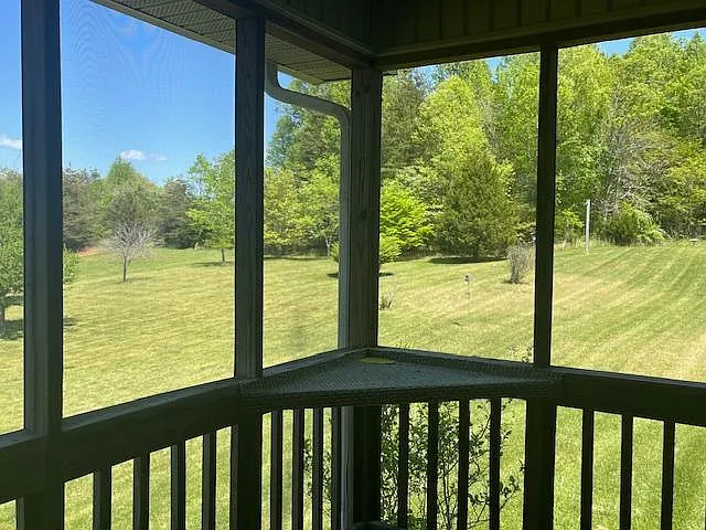 343 Governors Ln — Photo 7