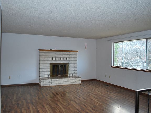 5th image of 1107 River Dr