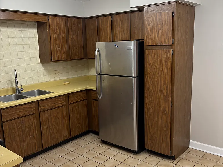 1370 E Washington St #3NE — Photo 2