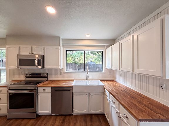 2nd image of 3610 Clearview Dr