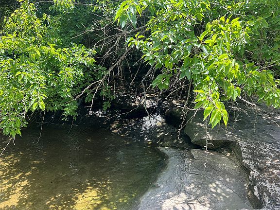 5th image of 835 County Road 3715
