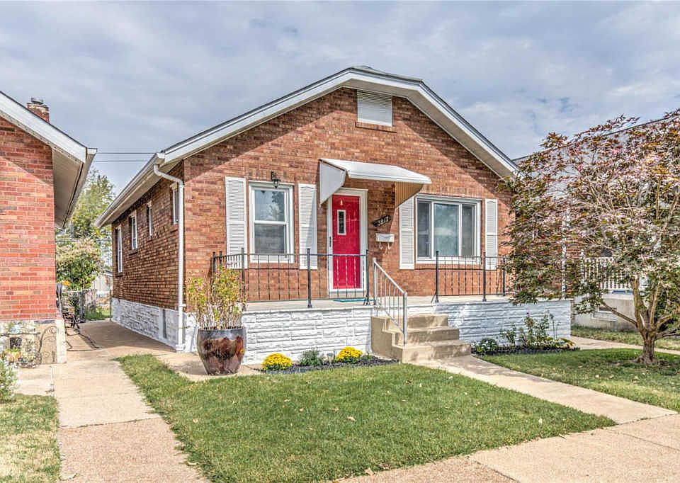 1st image of 3817 Burgen Ave