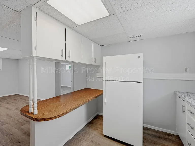 310 S Barrett Ave #101 — Photo 10