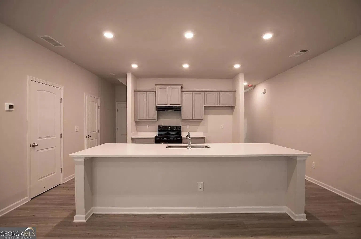 3 bed, 2.5 bath, 1736 sqft, $2,390 — Photo 1
