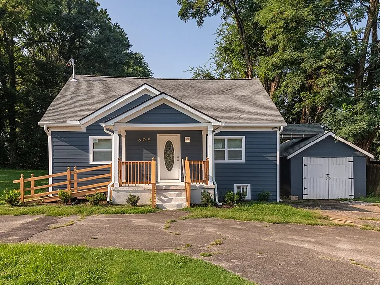 605 Hatcher Ln — Photo 1