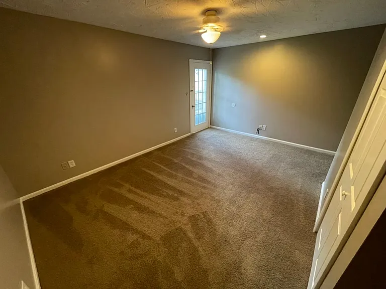 307-315 Blue Bird Dr #6 — Photo 15