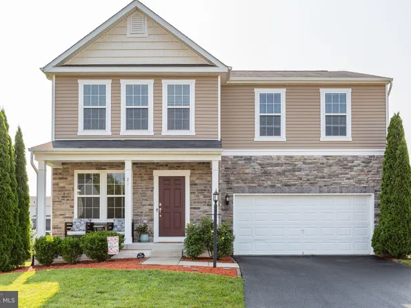 27 Hopkins Branch Way, Fredericksburg, VA 22406