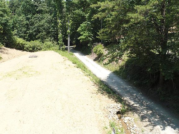 3rd image of 90 Cline Branch Rd