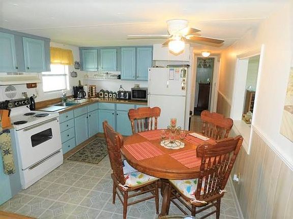 3rd image of 11220 Redbird Dr