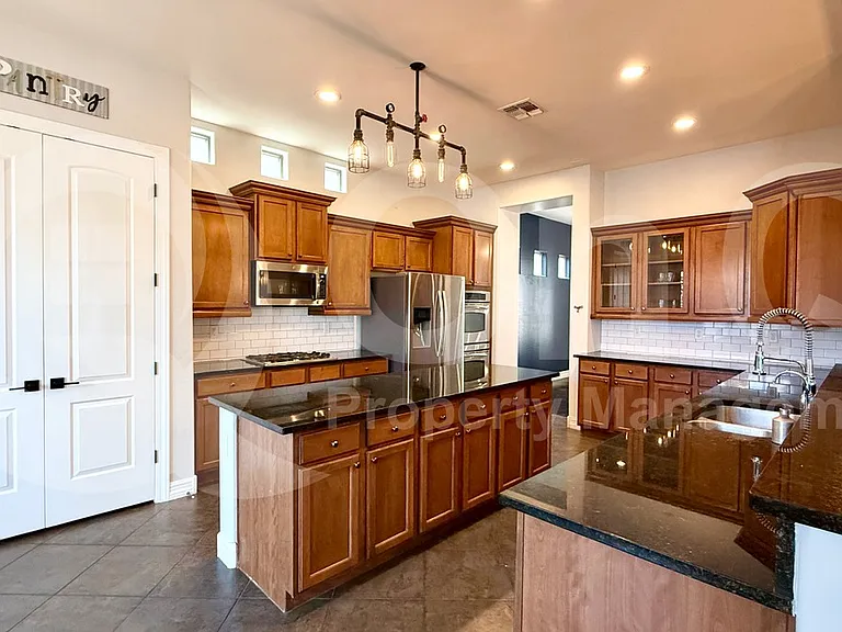 3115 E Ironside Ct — Photo 7
