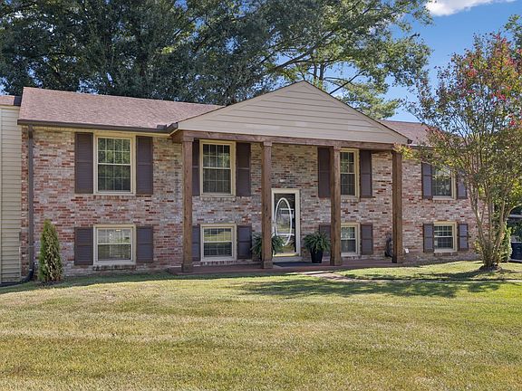3rd image of 205 Overcrest Ct