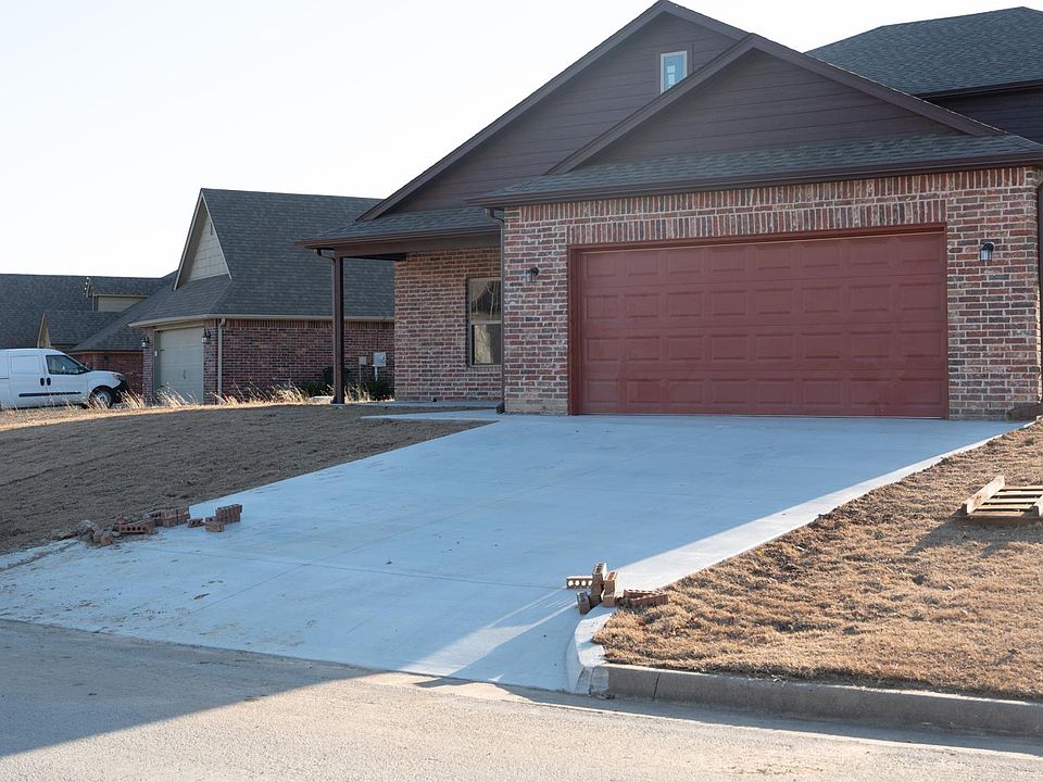 Large 2 Car Garage