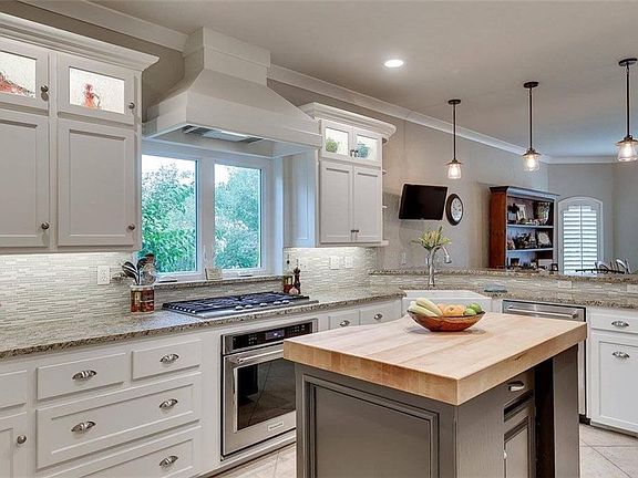 2nd image of 2101 Dansmere Ave
