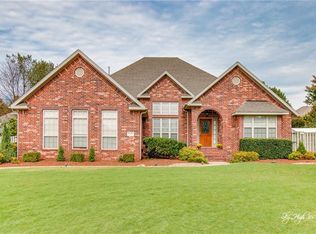 2320 Huntsboro Ln, Springdale, AR 72762