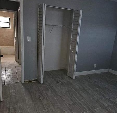 3rd image of 4061 N Dixie Hwy APT 36