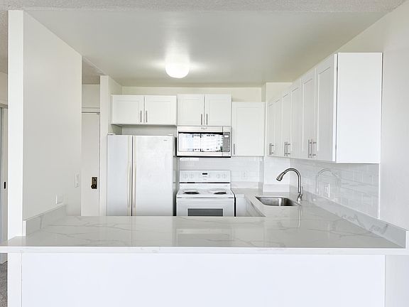 2nd image of 55 S Kukui St APT D613